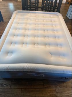 AeroBed ComfortLock Queen Airbed