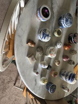 Collectible ginger jars, trinket variety