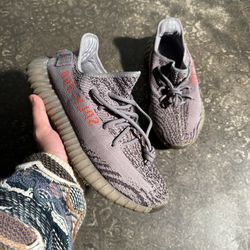 Size 9.5 - adidas Yeezy Boost 350 V2 Low Beluga 2.0