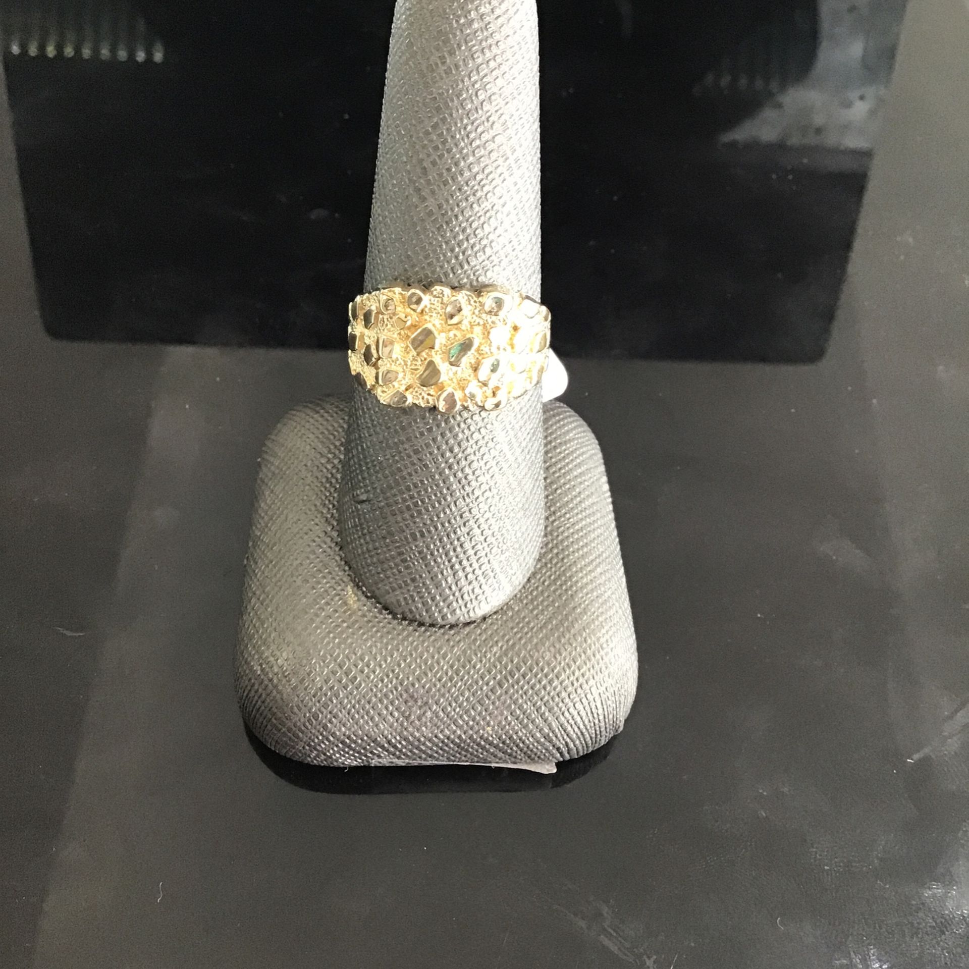 Man’s Nugget , Ring , 10 K Gold , Size 9,,(3.10 Gm 