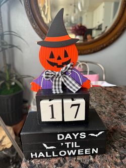 HALLOWEEN COUNTDOWN CALENDAR