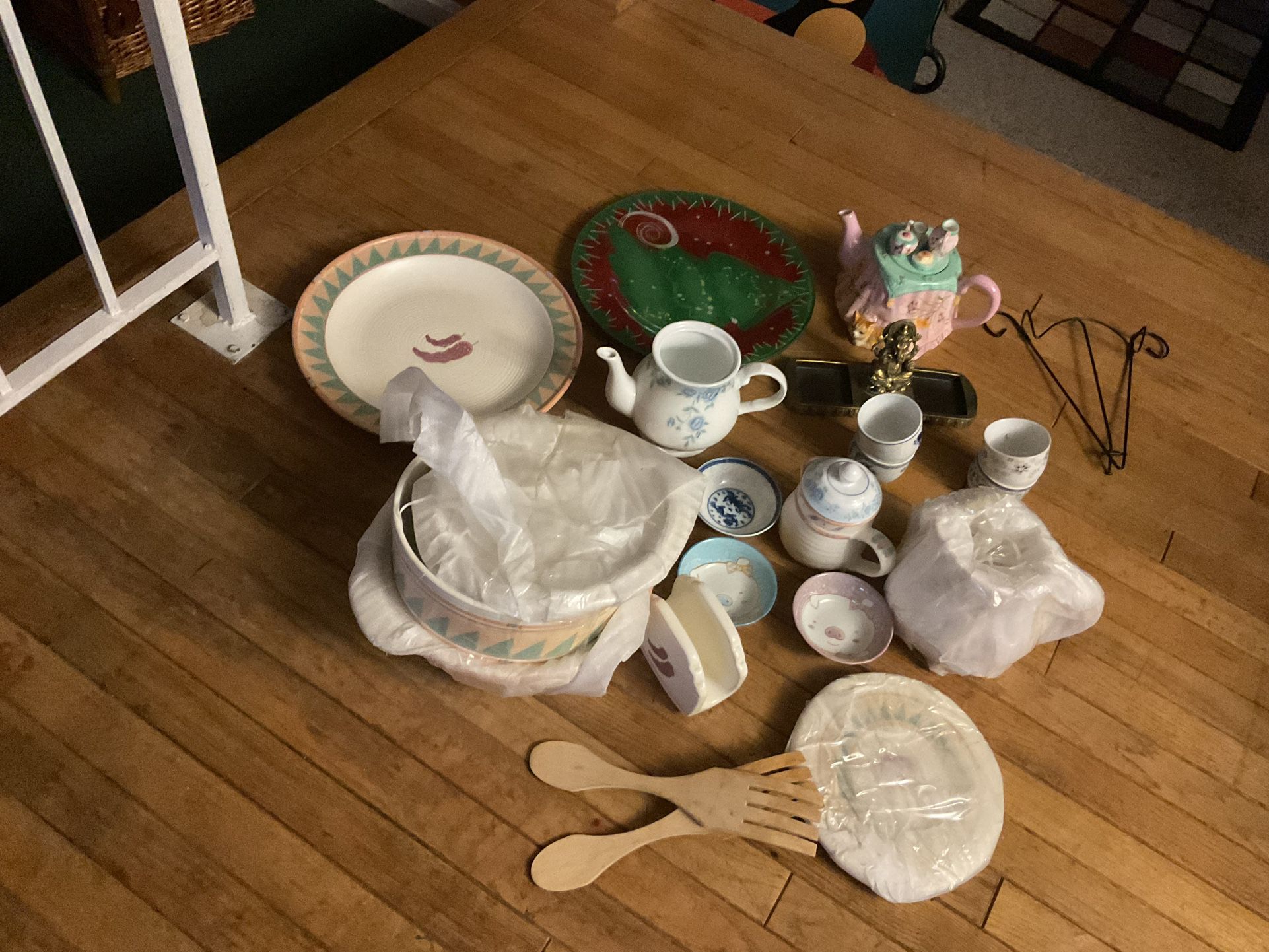 A Set Oh Chinese Kitchen Items, Old, But Never Been Used (NO SHIPPING)