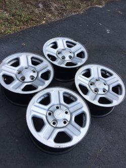 Jeep Wrangler Stock Wheels 16"