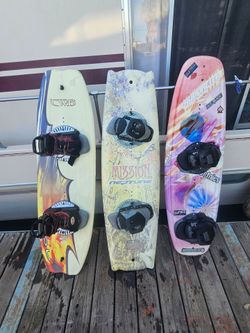 3 Wakeboards with bindings