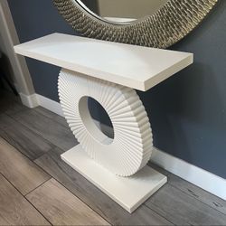 Designer-Inspired Entryway Console White Table – Unique Statement Piece