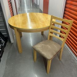 Round Table with 4 chairs