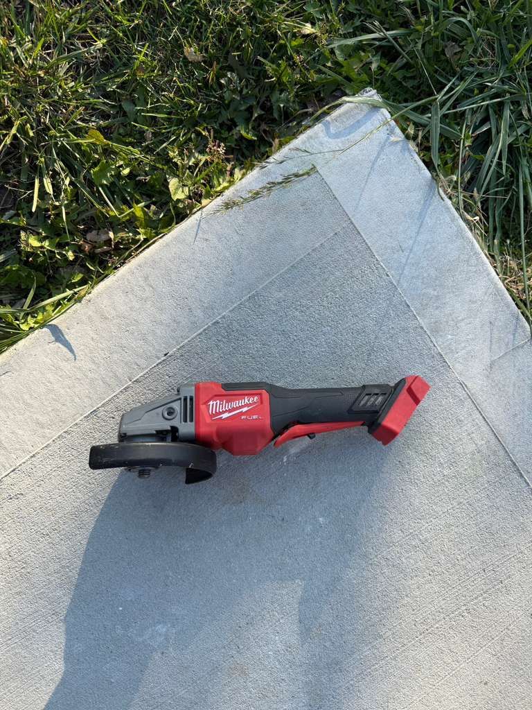 M18 FUEL 4-1/2” - 6” Braking Grinder