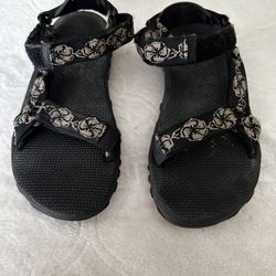 Reva’s Sandals Women Size 8 - 92124