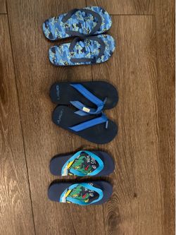 3 Pairs of Boys flip flops
