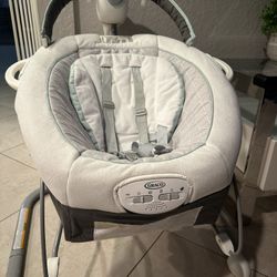 Graco Soothe ’n Sway LX Portable Baby Swing and Baby Bouncer