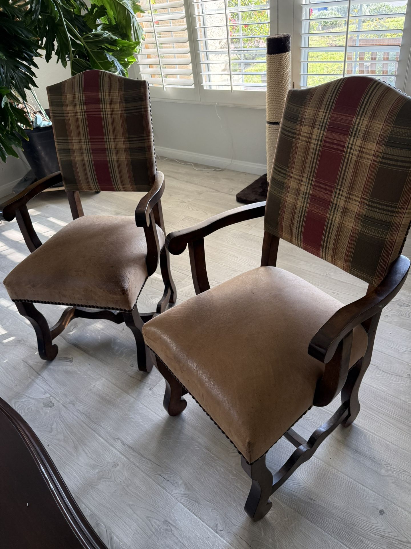 Set of 2 Upholstered Armchairs in Tartan plaid/leather