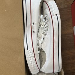 Chuck Taylor Low Tops