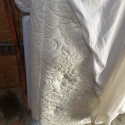 King Size Mattress & 2 Twin XL Box Springs