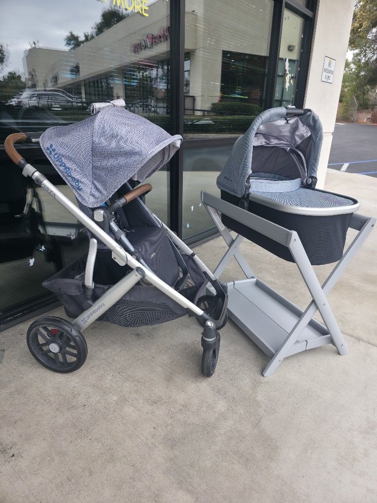 Uppa Vista Stroller W Bassinette