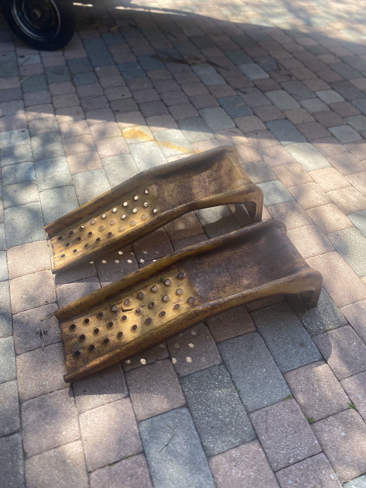 Heavy duty car ramps