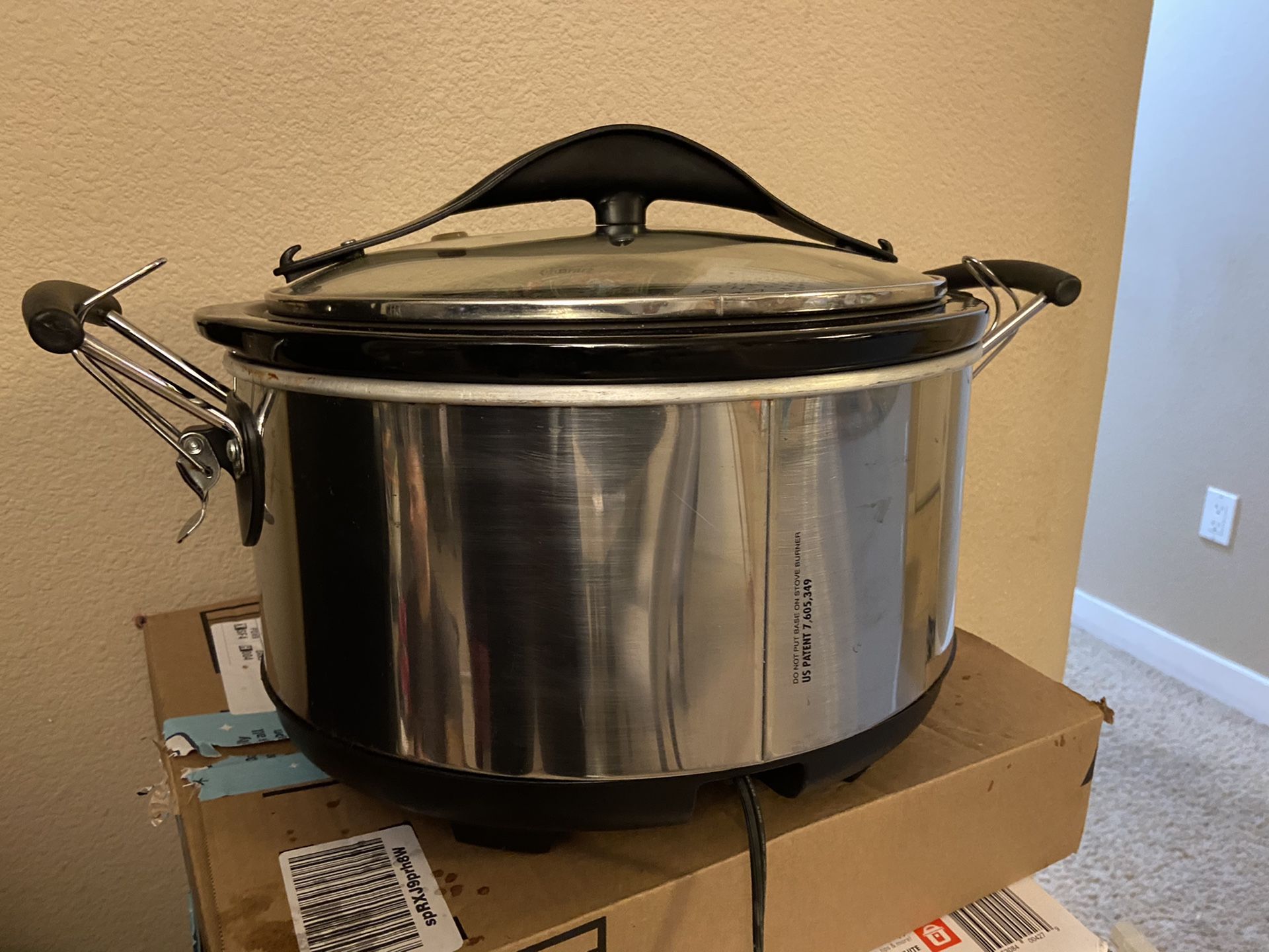 Hamilton Beach Set N Forget Programmable Slow Cooker with Temperature Probe - 6 Qt (33967)