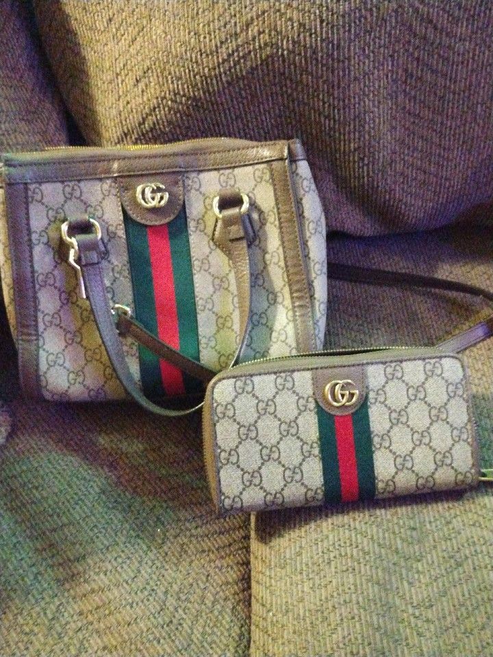 Gucci Purse And Wallet 