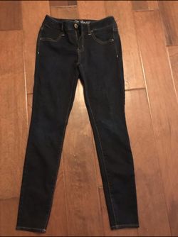 American Eagle jeans size 2 fits a size 14/16 like new