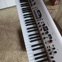 King Korg Excellent $650