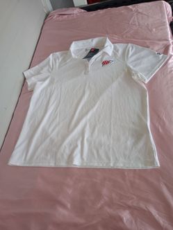 Under armour Women's Shirt size Xl, brand new.
