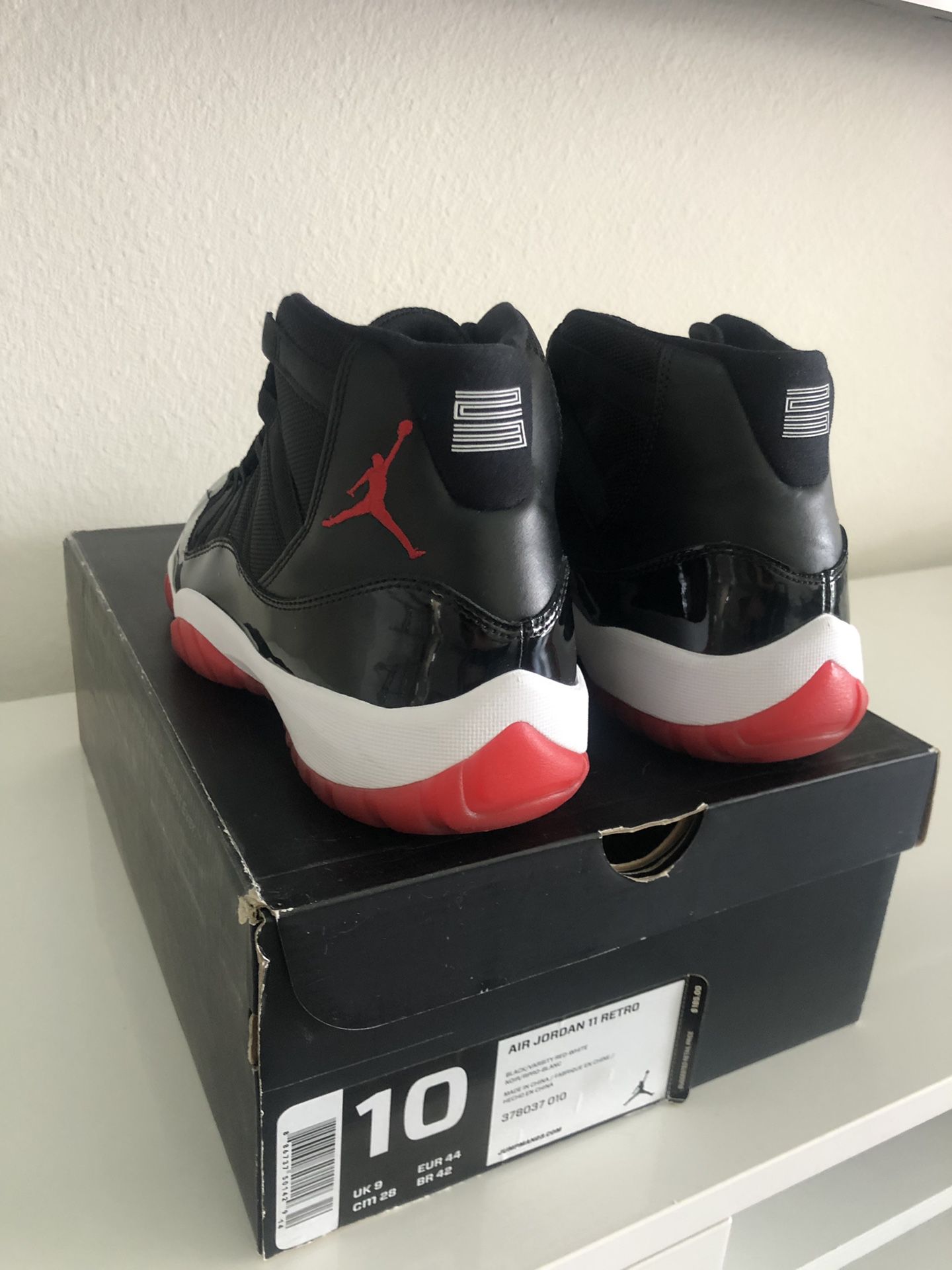 Air Jordan Bred 11’s (size 10)