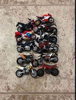 Die-Cast Motorcycle Model Collection – 12 Bikes