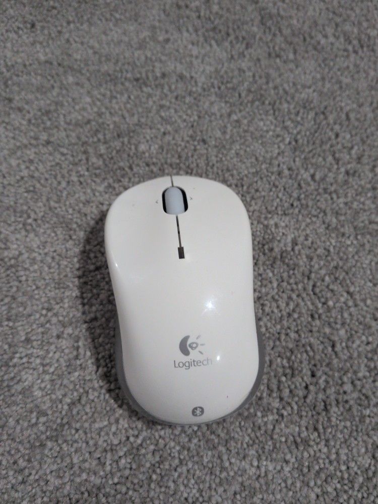 Logitech V470 Bluetooth Cordless Laser Mouse. 
