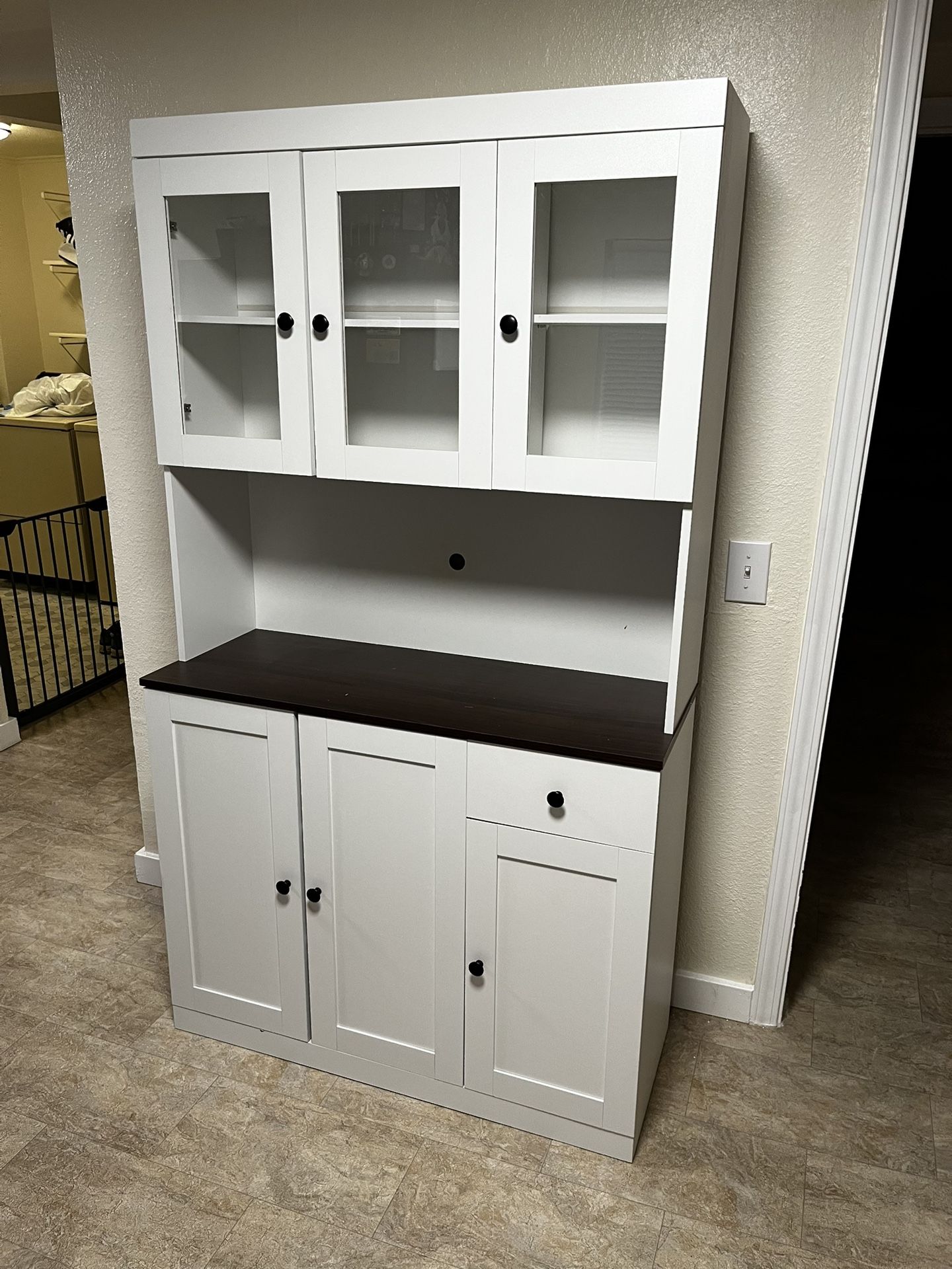 Standing Kitchen Cabinet $60 - Pending Buyer Now