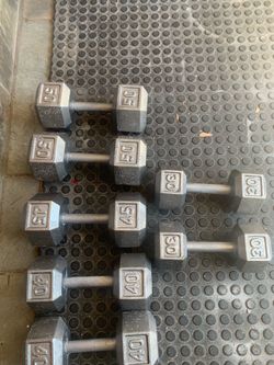 Set of dumbbells