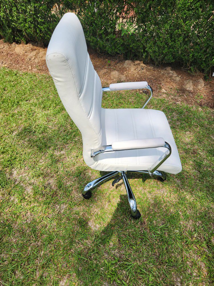 White Office Chair,  In Good Shape. Up & Down Works Great. 