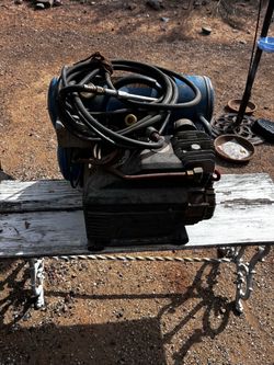 Portable Air Compressor with Hose