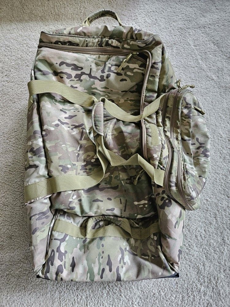 XXL Military Camo Duffle Bag With Wheels