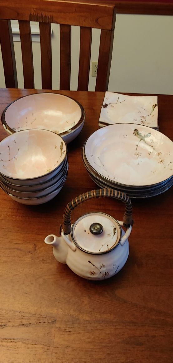 14 piece never used Asian Dish set with Tea Bowl/kettle