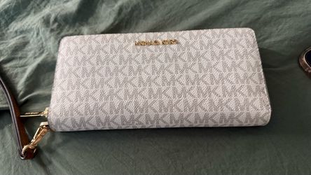 Michael Kors Signature Logo Continental Wallet