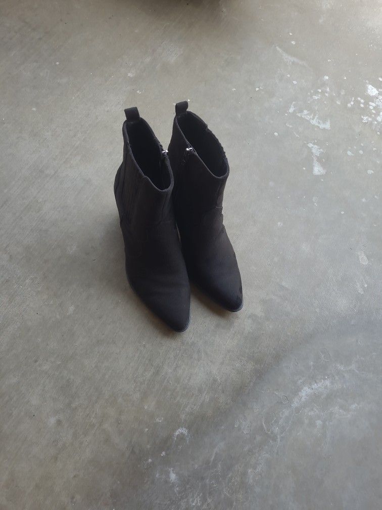 Women's Black Boots Size 8