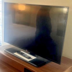 LG 42″ TV + Remote – $100 (Buford) – Open to Offers