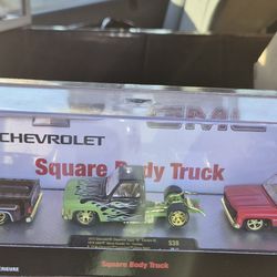 M2 Machines Chevy & GMC Squarebody 3pk Trucks Set!!Chase