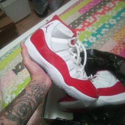 Retro Jordans (4 Pairs) 