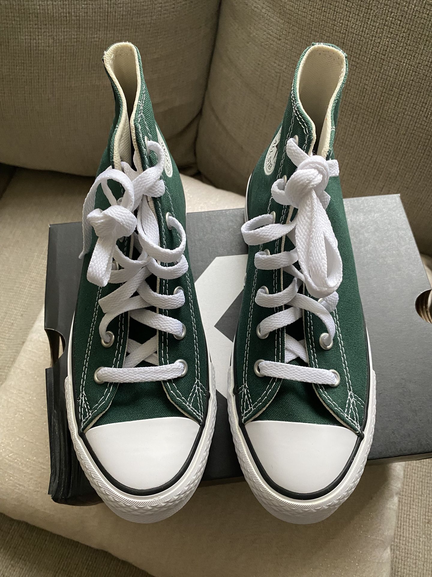 New Converse Size 4Y