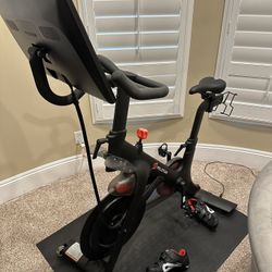 Peloton And Accessories