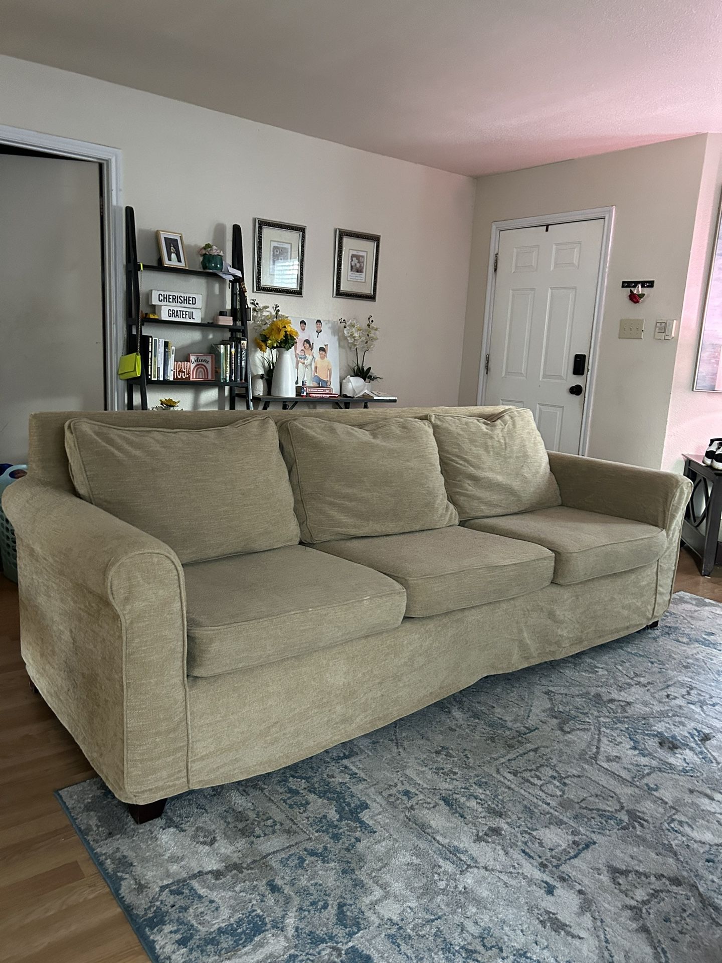 Pottery barn sofa (Delivery available)