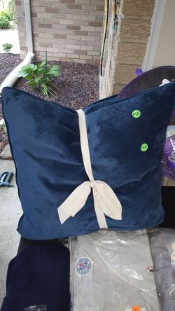 Blue pillows x2. Like new