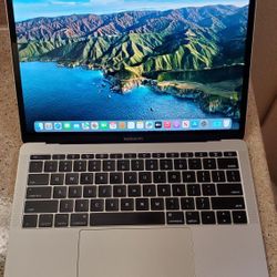 MacBook Pro 2017 (13-inch, Microsoft Office and Final Cut Pro Installed)