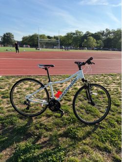 Cannondale Nex 3 hybrid bike – Medium size