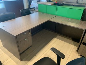 Executive desk l shape 6’x7’ gray