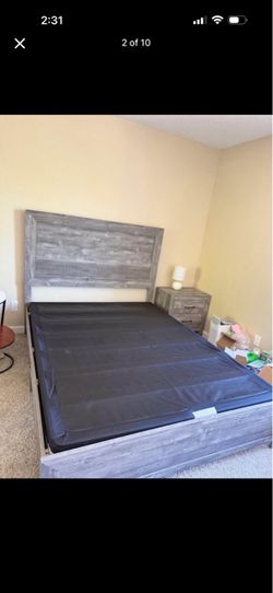 Queen size bed set