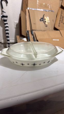 vintage Pyrex 1.5-quart divided casserole dish black Atomic Star Compass pattern