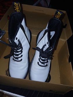 Docs,vans,chucks ladies