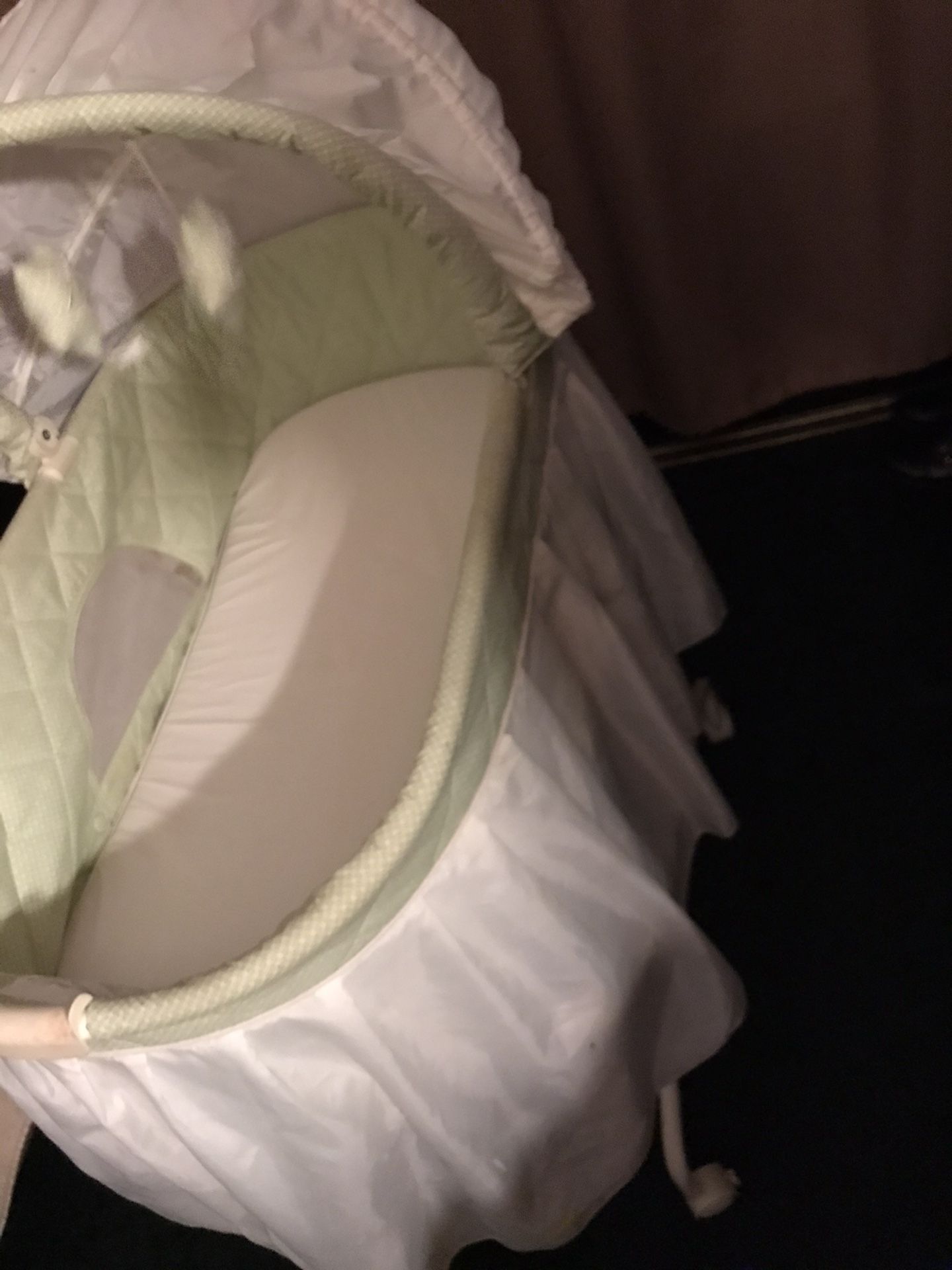 Bassinet classic style