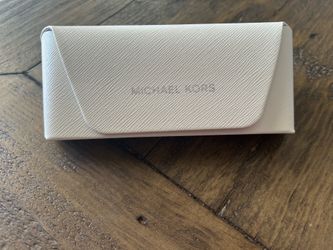 New Michael Kors White Large Authentic Sunglasses Eyeglasses Case with Cloth